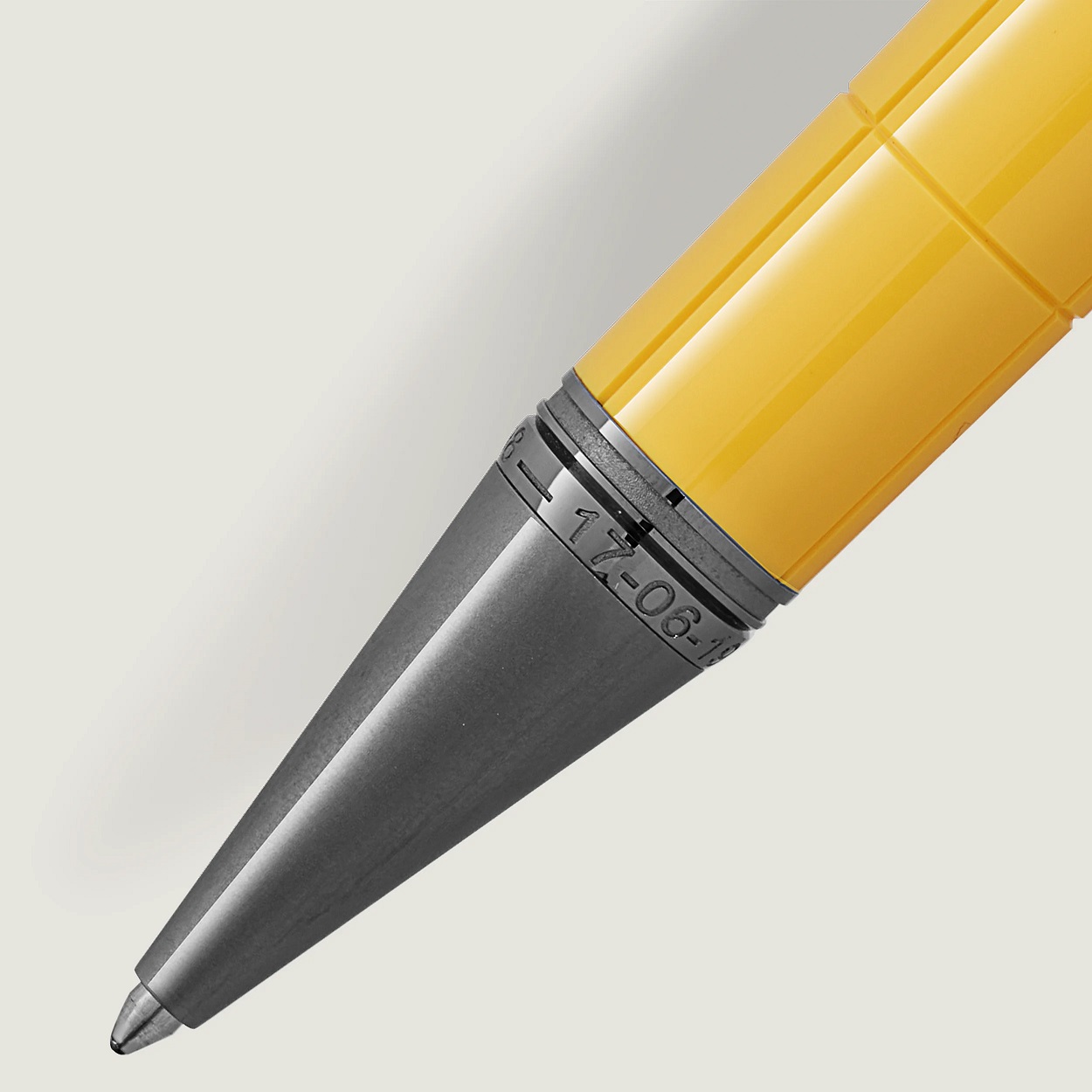 MONTBLANC 130663 Penna a sfera Great Characters Enzo Ferrari Special Edition Giallo Modena - immagine 2